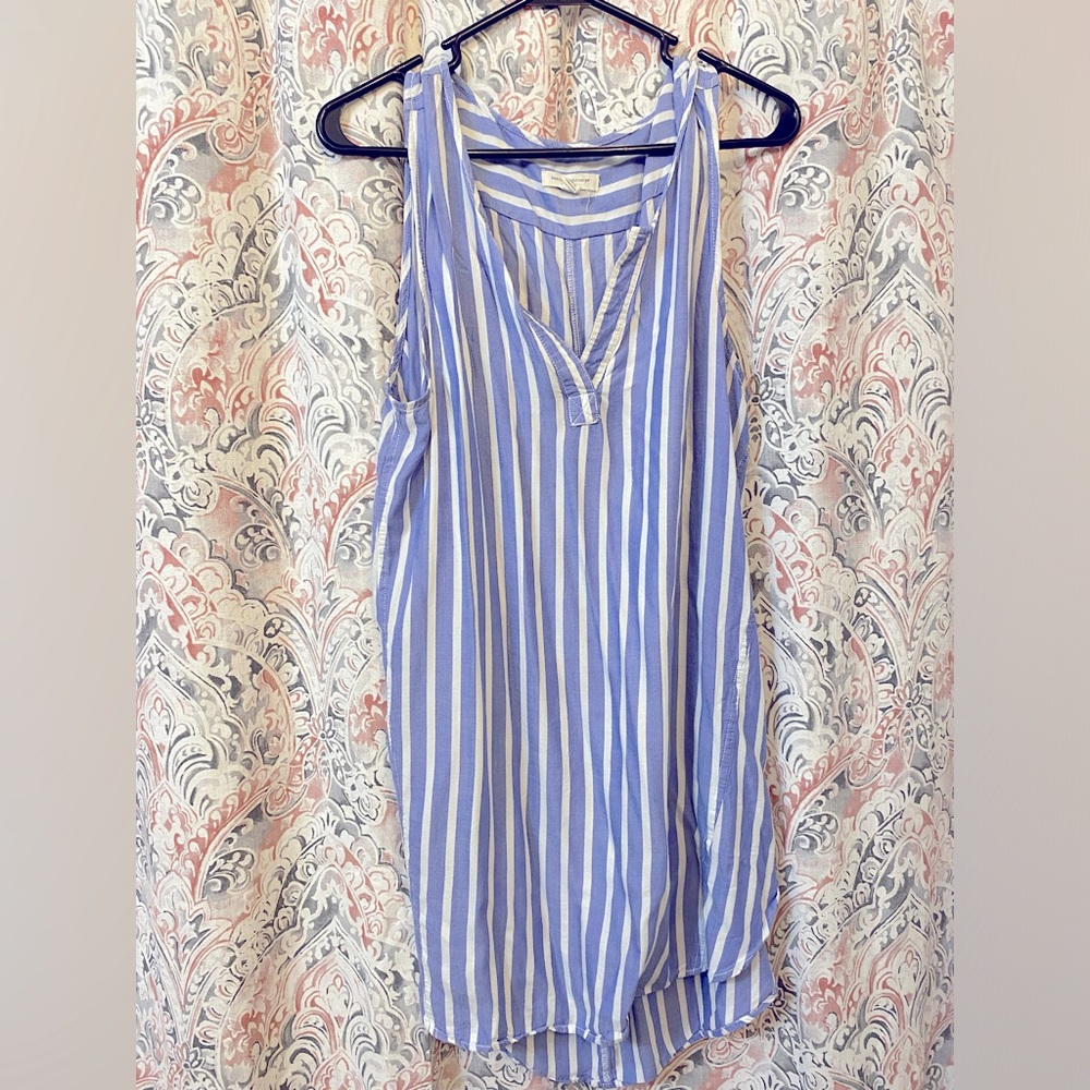 White and blue long tank blouse